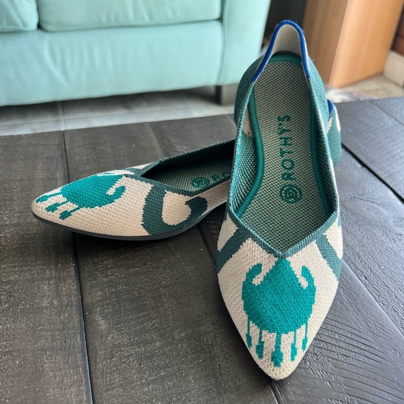 Never Worn Green Rothy’s NWOT - Picture 2 of 9